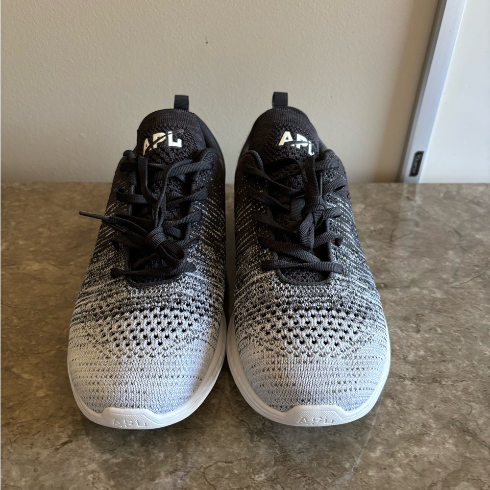 APL Trainers - Picture 2 of 5